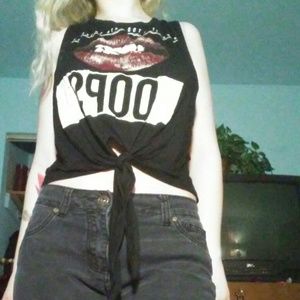 Statement Cropped & tied Tank top